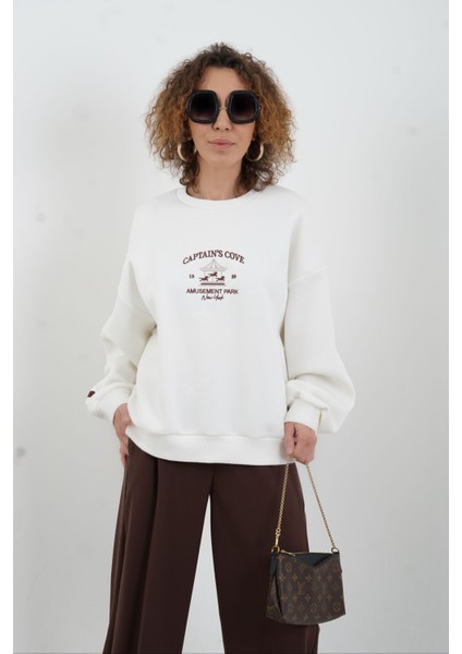 Atlı Karınca Nakışlı Oversize Sweatshirt