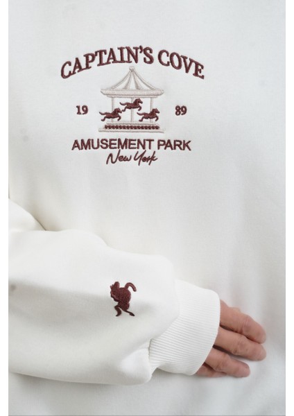 Atlı Karınca Nakışlı Oversize Sweatshirt fırsatları