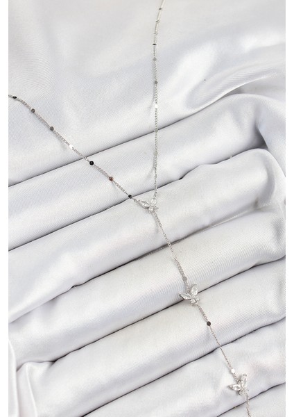 Pirinç Zirkon Taşlı Sıralı Kelebek Figürlü Y Model Gümüş Renk Kadın Kolye