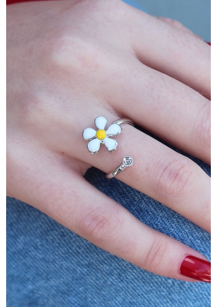 Gümüş Renk Papatya Model Zirkon Taş Detay Kadın Yüzük