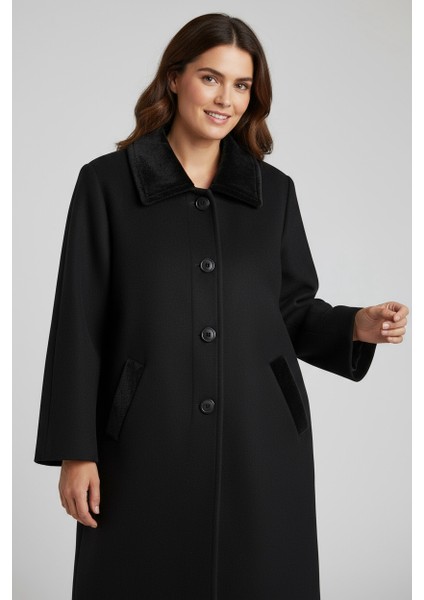 Düğmeli Yakası Kürklü Hırkası