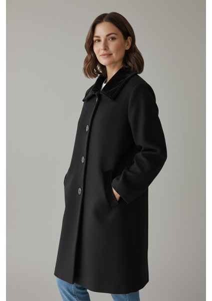 Düğmeli Yakası Kürklü Hırkası indirimleri