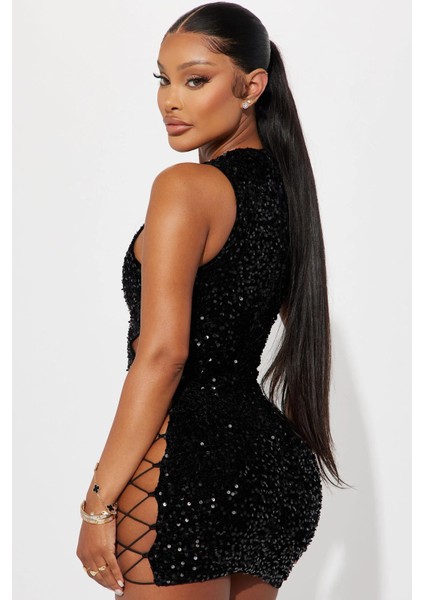 Pullu Transparan Detaylı Göğüs Dekolteli Mini Fantezi Elbise fiyatları