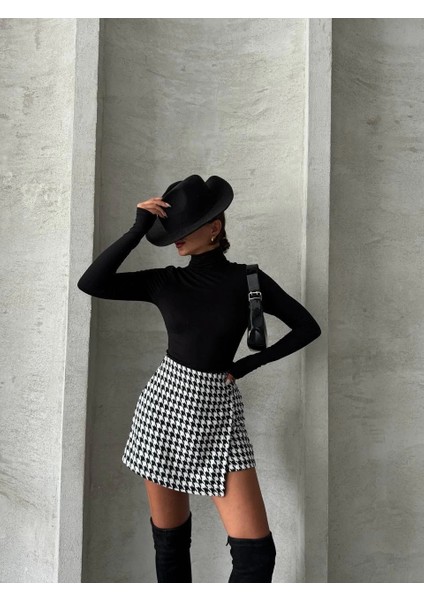 Iki Düğmeli Kaz Ayağı Desen Ch Kumaş Şort Etek Siyahbeyaz H26414 modelleri