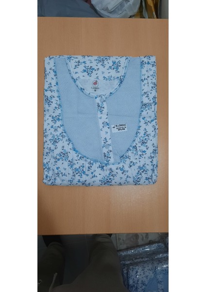 Anne Geceliği Boydan Yünlü Beyaz Üzeri Mavi Çiçekli