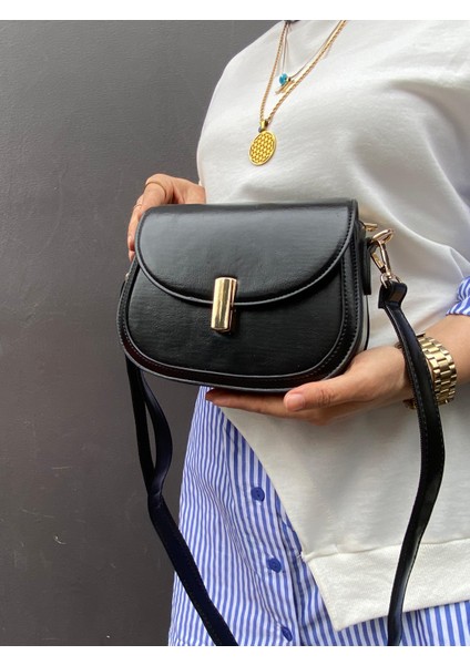 , 3 Bölmeli, Kilit Detaylı, SİYAH Bayan Çapraz Çantası modelleri