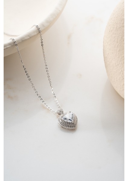 925 Ayar Gümüş Zirkon Taşlı Kalp Kolye indirimleri