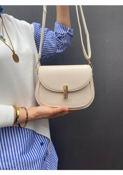 , 3 Bölmeli, Kilit Detaylı, KREM Bayan Çapraz Çantası indirimleri