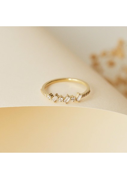 Baget Taşlı Tasarım Yüzük