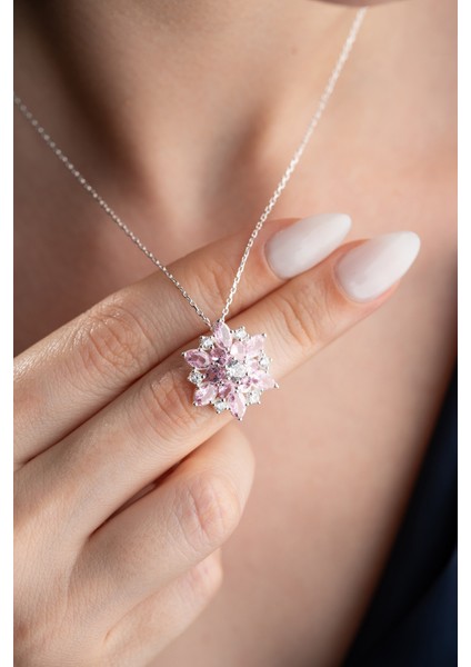 925 Ayar Gümüş Pembe Oval Zirkon Taşlı Lotus fırsatları