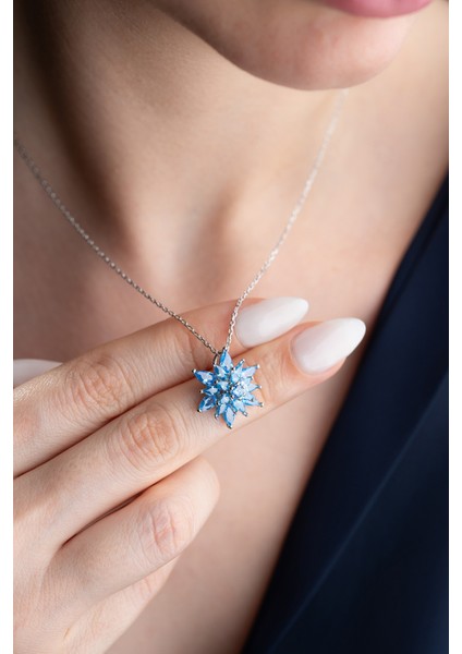 925 Ayar Gümüş Işıklı Kutu Aqua Taşlı Lotus Kolye fırsatları