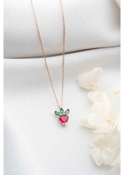 925 Ayar Gümüş Çilek Kolye