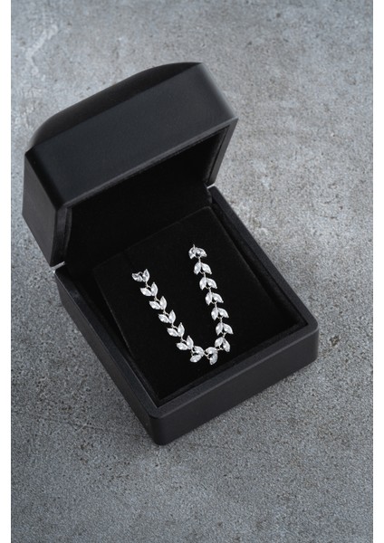 925 Ayar Gümüş Işıklı Kutuda Pırlanta Model Kolye