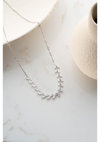 925 Ayar Gümüş Işıklı Kutuda Pırlanta Model Kolye indirimleri