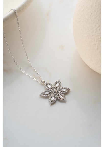 925 Ayar Gümüş Işıklı Kutuda Lotus Çiçeği Kolye