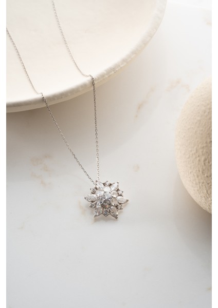 925 Ayar Gümüş Işıklı Kutu Lotus Kolye modelleri