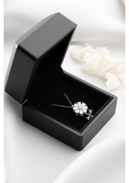 925 Ayar Gümüş Işıklı Kutuda Dönen Papatya Kolye modelleri