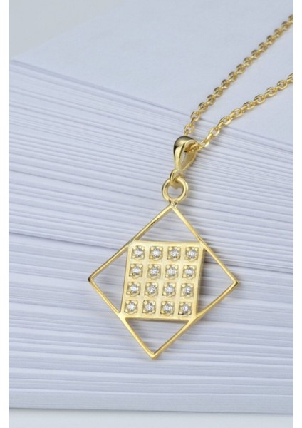 925 Ayar Gümüş Kare Taşlı Kolye