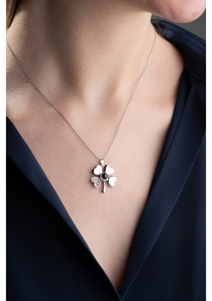 925 Ayar Gümüş Işıklı Kutuda 100 Dilde Seviyor Yonca Kolye