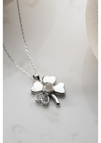 925 Ayar Gümüş Işıklı Kutuda 100 Dilde Seviyor Yonca Kolye indirimleri