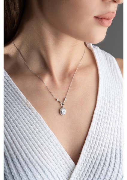 925 Ayar Gümüş Damla Taş Kelebekli Kolye