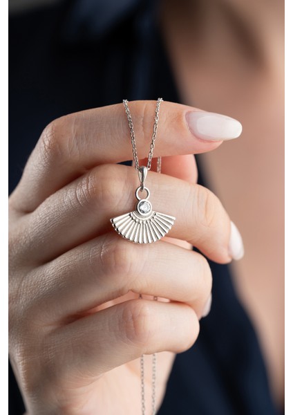 925 Ayar Gümüş Yelpaze Model Kolye