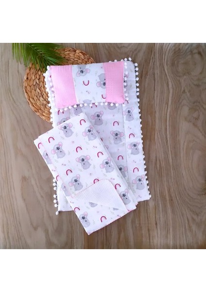Kız Bebek %100 Pamuklu Çift Taraflı Müslin-Pike Kumaş Battaniyeli Ponponlu Alt Açma Seti BBK9983 fiyatları
