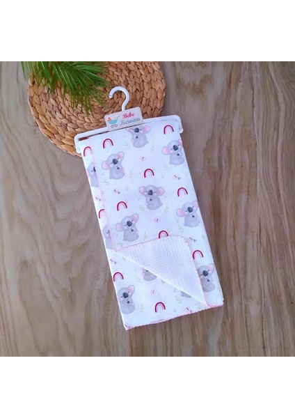 Kız Bebek %100 Pamuklu Çift Taraflı Müslin-Pike Kumaş Battaniyeli Ponponlu Alt Açma Seti BBK9983