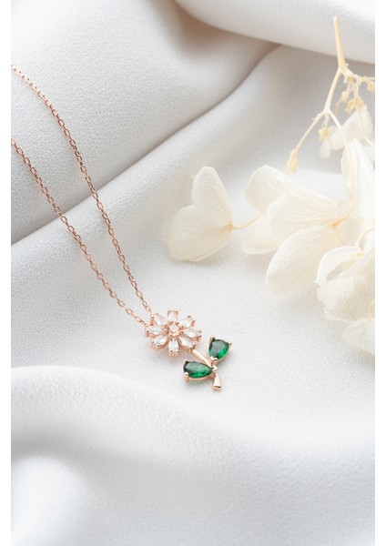 925 Ayar Gümüş Çiçek Kolye fırsatları