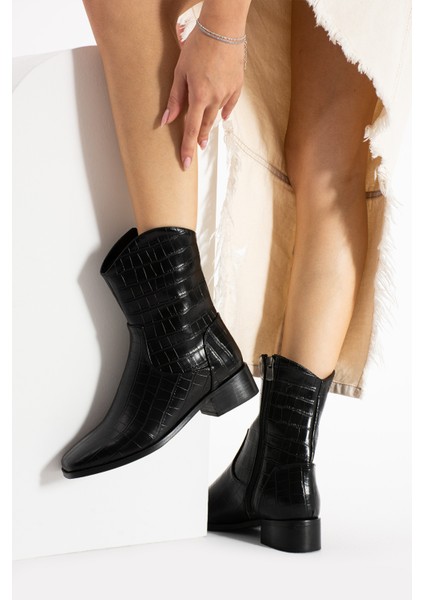 Clara Siyah Renkli Kroko Küt Burunlu Kroko Desenli Kalın Topuklu Kadın Bilekte Bot fiyatları