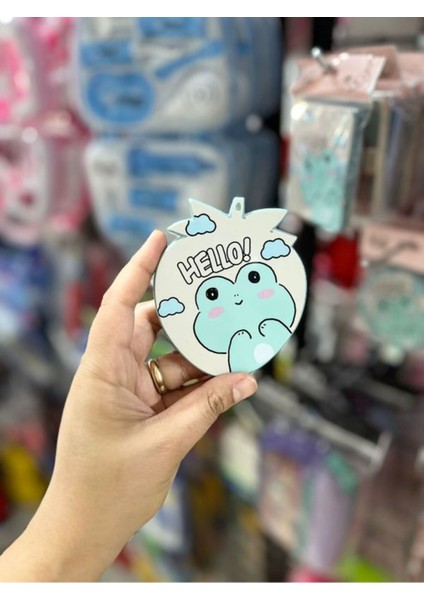 Çilek Figürlü Taşınabilir Makyaj Aynası Çanta Aynası ve Taraklı Cep Aynası Kapaklı fırsatları