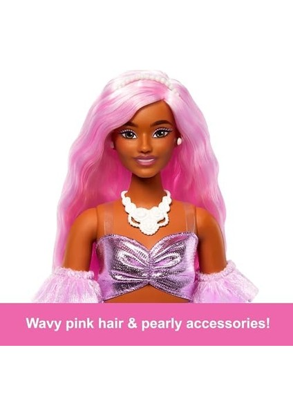 Stil Ikonu™ Bebek - Pembe Saçlı Klasik Tarzındaki Parlak Pembe ve Kadife Eldivenleriyle Pembe Saçlı Stil Ikonu Bebek (1) HYV25 fiyatları