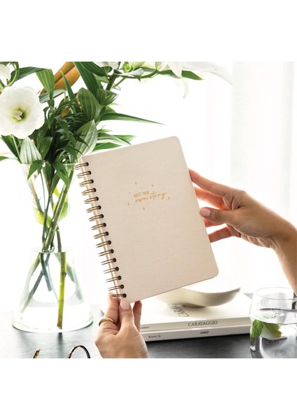 A5 Spiralli Sert Kapak Çizgili Tarihsiz Not Defteri Krem