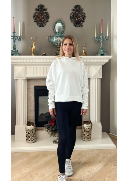 Beyaz Kapşonlu Yarasa Kol Sweatshırt fiyatları