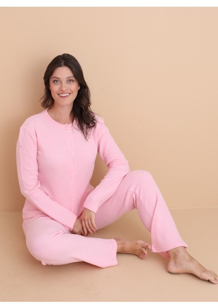 MR-8451 Boydan Düğmeli Yumuşacık Kumaşlı Kışlık Kadın Pijama Takımı modelleri