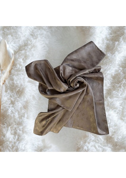 Küçük Baklava Desenli Açık Kahve Jakarlı Şal