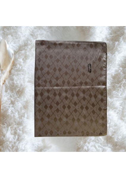 Küçük Baklava Desenli Açık Kahve Jakarlı Şal modelleri