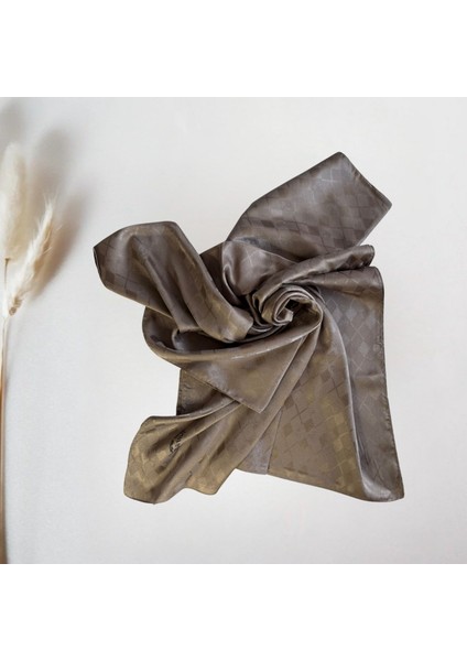 Küçük Baklava Desenli Açık Kahve Jakarlı Şal fırsatları