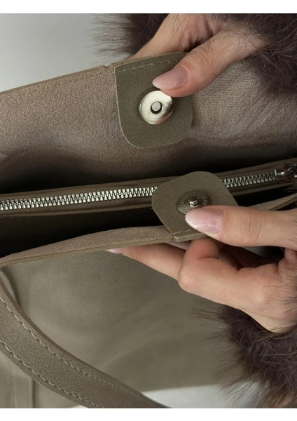 Zen Süet El ve Omuz Çantası fırsatları