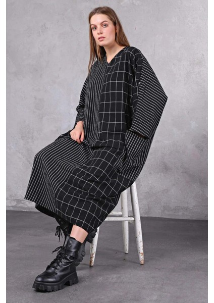 Çizgili Kare Desenli Oversize Cepli Elbise