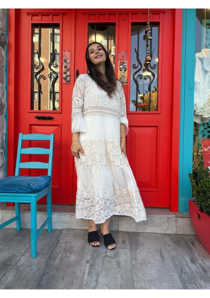Dantel Işlemeli Beyaz Ipek Elbise – Zarif ve Romantik Tasarım modelleri
