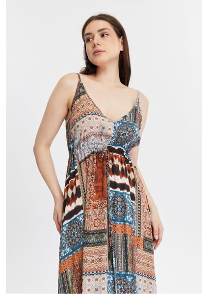Patchwork Desenli Askılı Uzun Elbise – Yazın Şıklığı