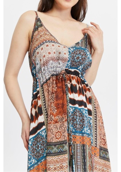 Patchwork Desenli Askılı Uzun Elbise – Yazın Şıklığı