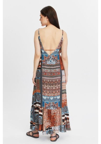 Patchwork Desenli Askılı Uzun Elbise – Yazın Şıklığı