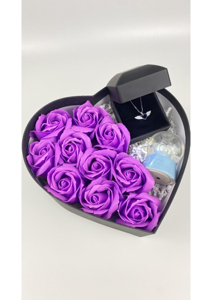 Işıltılı Aşk Kutusu – Mor Güllerle Melek Kalpli 925 Ayar Gümüş Kolye modelleri