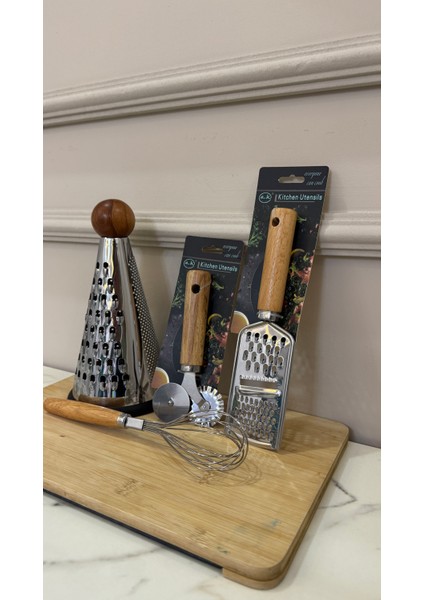 Çelik Set 4 Lü - Ahşap Topuz Rende + Ahşap Saplı Rende + Çırpıcı + Ikili Rolet