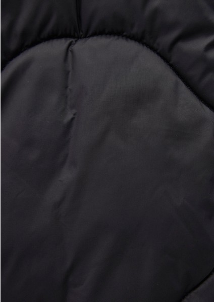 Dik Yaka Siyah Şişme Mont 1110440-900