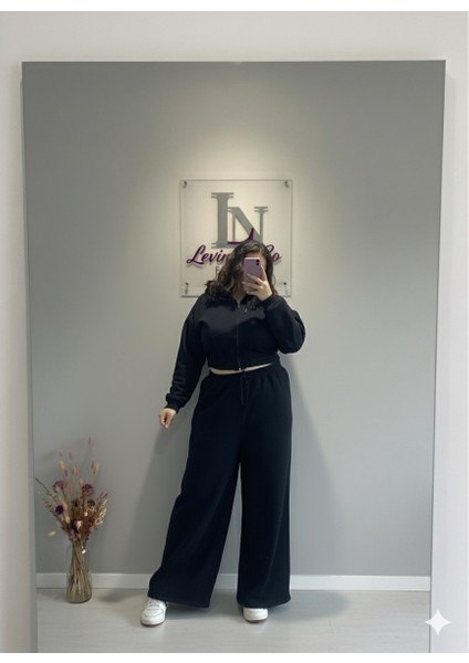 Paçası Ayarlı Eşofman Takımı