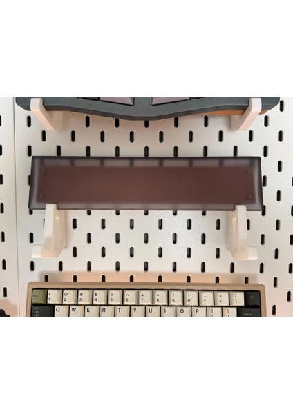 Masaüstü Klavye Standı / Tutucusu - Setup Görünümünü Zenginleştiren Dikey Dekorasyon - Istediğiniz Renkte fiyatları