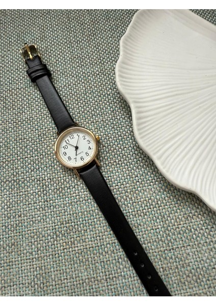 Retro Minimal Deri Kordon Vintage Kadın Kol Saati